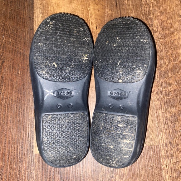 CROC Clogs - Picture 5 of 6